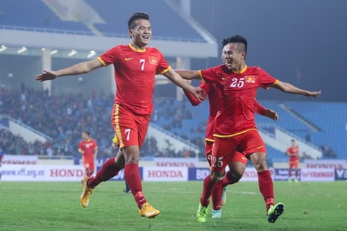AFF Suzuki Cup Vietnam stun Laos 3-0